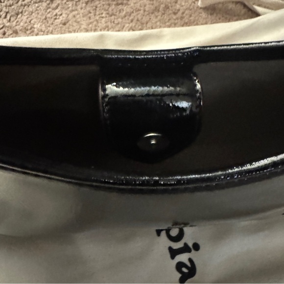 Hard to find and rare Coachtopia bag in crinkle patent leather with spikes - Picture 7 of 16